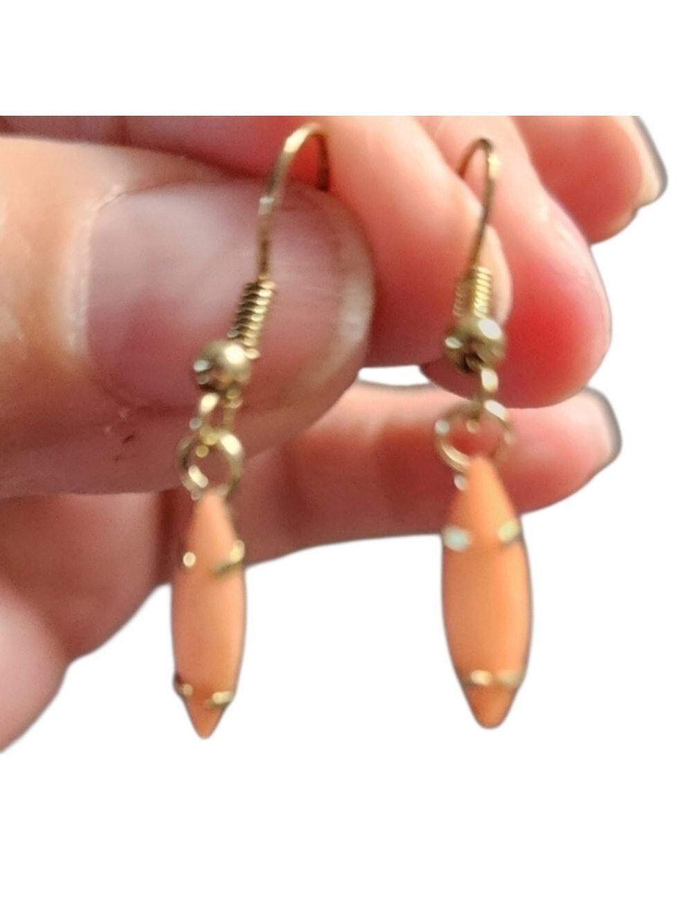 π₯4 for $20π₯Small Peach Dangle Earrings